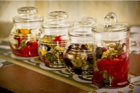 As infusións de herbas e os tés son un dos medios da medicina tradicional nas patoloxías articulares